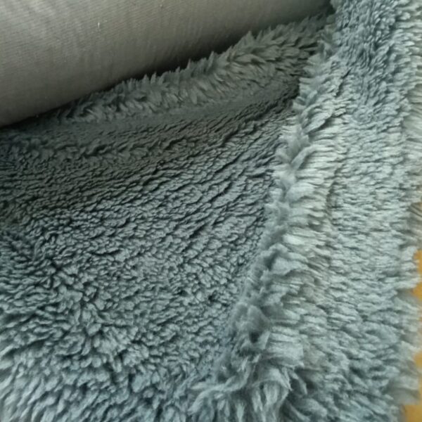 Piel Patagónica Pelo Largo – Gris